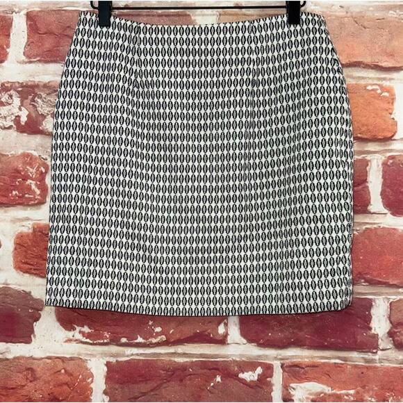 Ann Taylor Skirt Womens 6 Petite White Black Abstract Textured Pocketless Zip Up - Picture 1 of 8